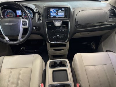 2014 Chrysler Town & Country Touring-L