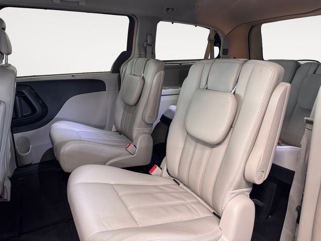 2014 Chrysler Town & Country Touring-L