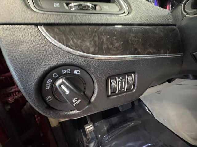 2014 Chrysler Town & Country Touring-L