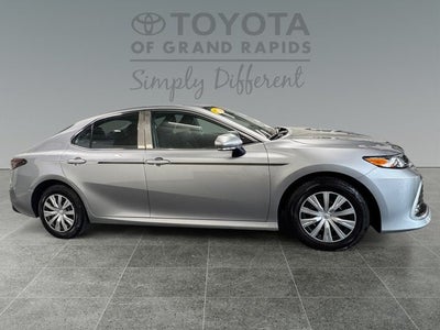2022 Toyota Camry Hybrid LE