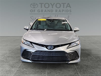 2022 Toyota Camry Hybrid XLE