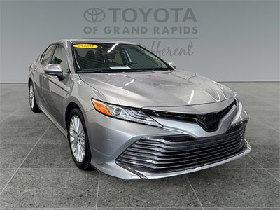 2020 Toyota Camry Hybrid XLE