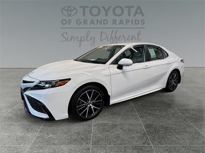 2023 Toyota Camry Hybrid SE