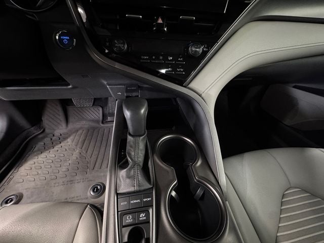 2022 Toyota Camry Hybrid SE