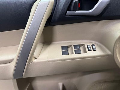 2012 Toyota Highlander SE