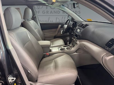 2013 Toyota Highlander SE