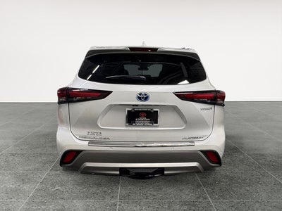 2024 Toyota Highlander Hybrid Platinum