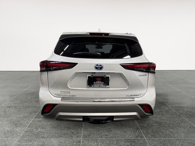 2024 Toyota Highlander Hybrid Platinum