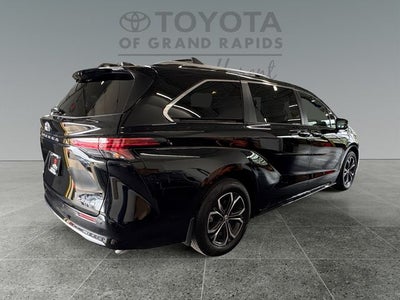 2026 Toyota Sienna Platinum 7 Passenger