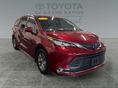 2023 Toyota Sienna XLE 7 Passenger