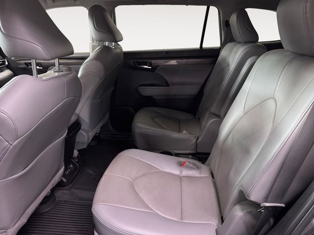 2022 Toyota Highlander Hybrid Limited