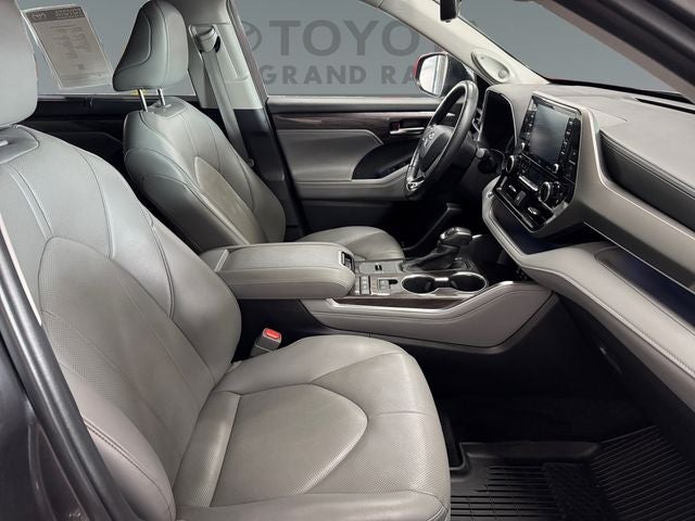 2022 Toyota Highlander Hybrid Limited