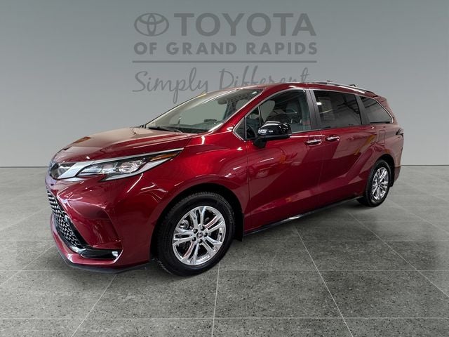 2022 Toyota Sienna XSE 7 Passenger