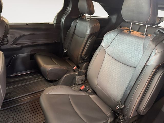 2022 Toyota Sienna XSE 7 Passenger