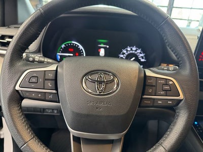 2021 Toyota Sienna XLE 8 Passenger