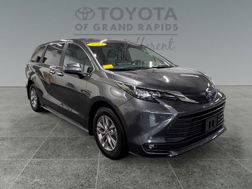 2025 Toyota Sienna XLE 7 Passenger
