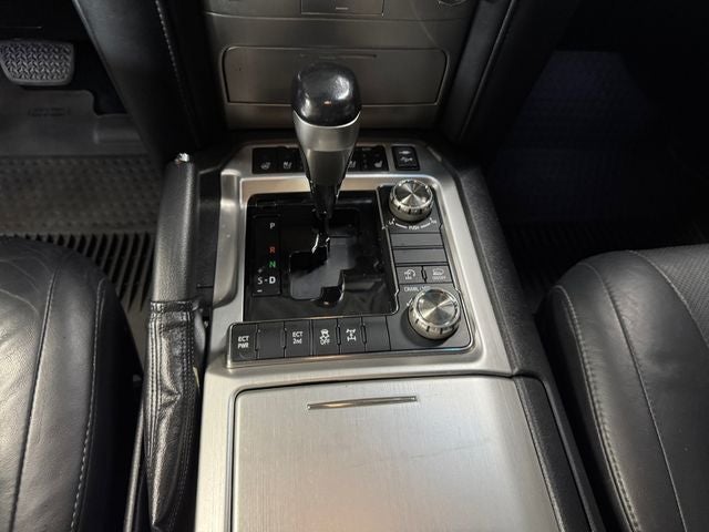 2017 Toyota Land Cruiser Base