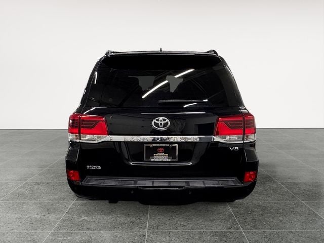 2017 Toyota Land Cruiser Base