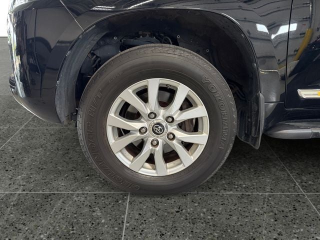2017 Toyota Land Cruiser Base