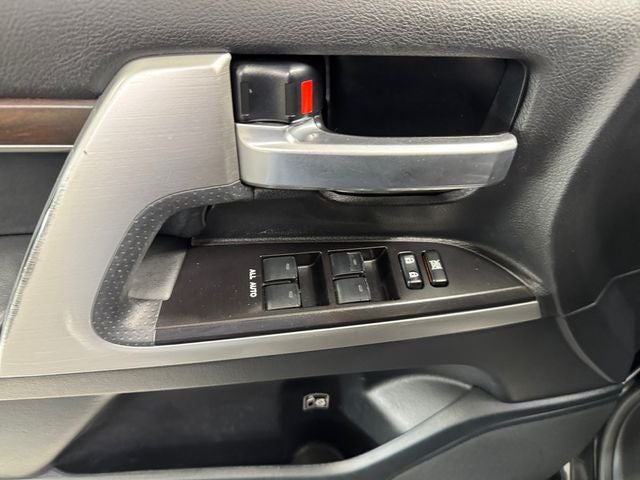 2017 Toyota Land Cruiser Base