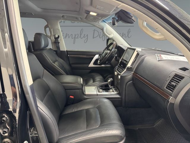 2017 Toyota Land Cruiser Base