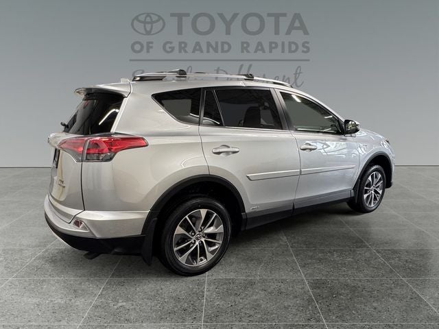 2016 Toyota RAV4 Hybrid XLE