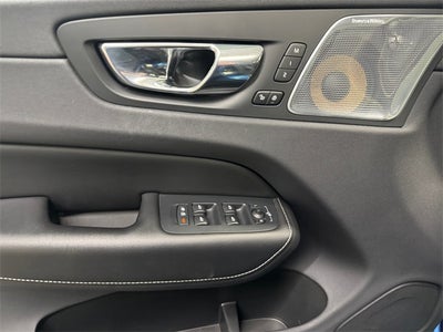 2019 Volvo XC60 Hybrid T8 R-Design