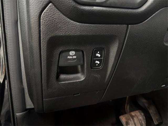 2019 RAM 1500 Big Horn/Lone Star 5.7 Liter V6 Hemi Crew Cab 4WD