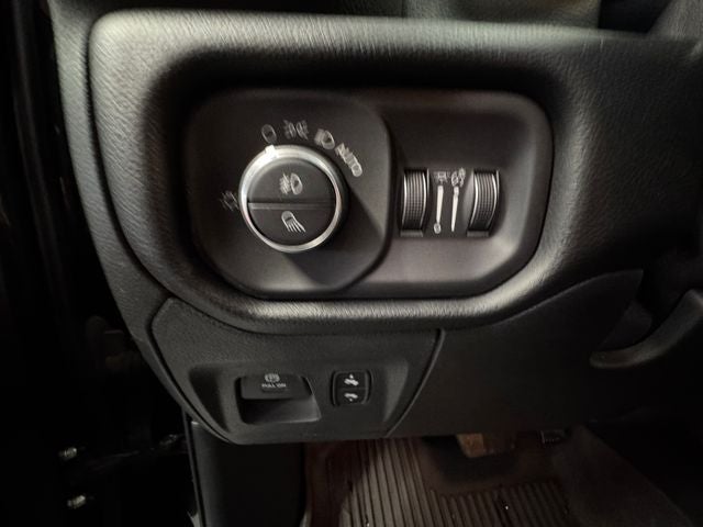 2019 RAM 1500 Big Horn/Lone Star 5.7 Liter V8 Hemi Crew Cab 4WD