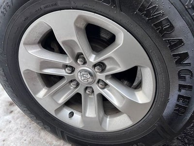 2022 RAM 1500 Laramie 5.7 Liter V* Hemi Crew Cab 4WD