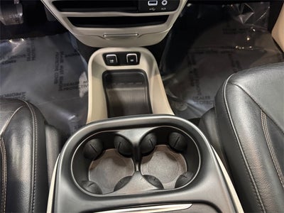 2017 Chrysler Pacifica Touring L 3.6 Liter V6 7 Passenger 3rd Row Seating