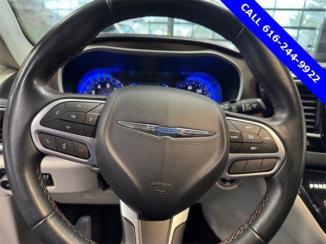 2017 Chrysler Pacifica Touring L 3.6 Liter V6 7 Passenger 3rd Row Seating