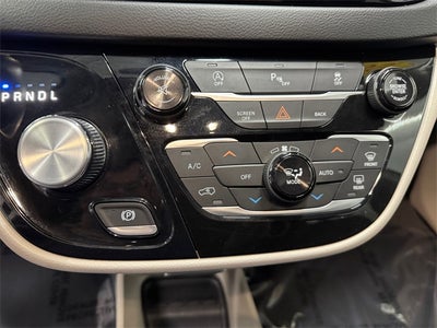 2017 Chrysler Pacifica Touring L 3.6 Liter V6 7 Passenger 3rd Row Seating