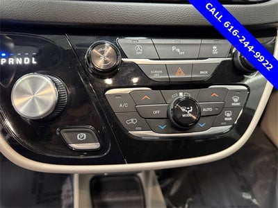 2017 Chrysler Pacifica Touring L 3.6 Liter V6 7 Passenger 3rd Row Seating