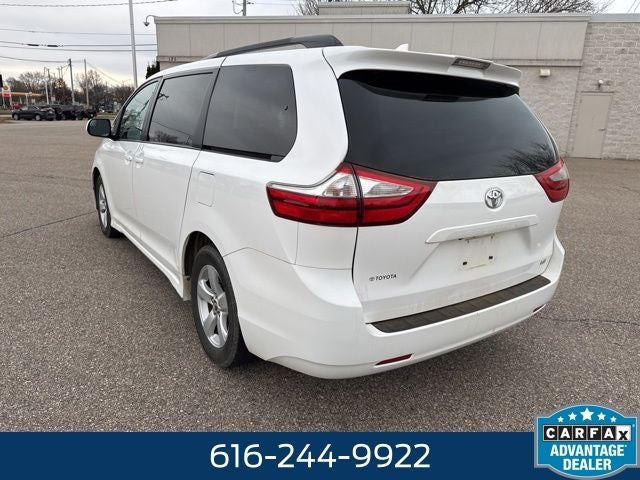 2018 Toyota Sienna LE 3.5 Liter V6 7 Passenger 3rd Row Seating