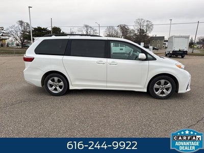 2018 Toyota Sienna LE 3.5 Liter V6 7 Passenger 3rd Row Seating