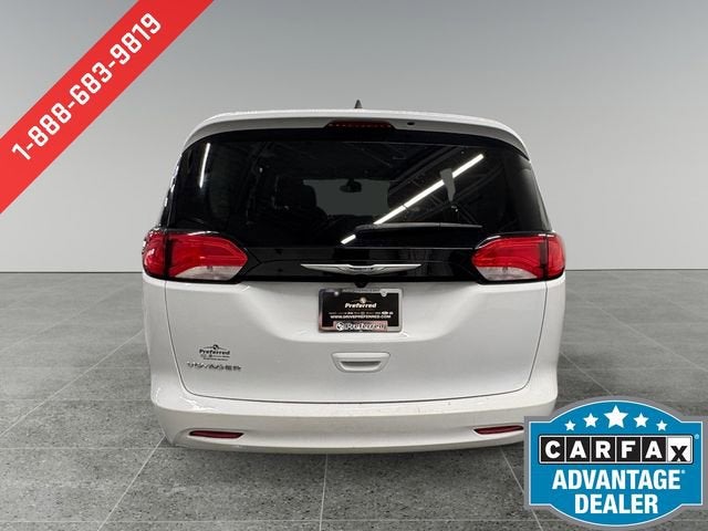 2023 Chrysler Voyager LX