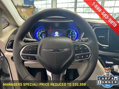 2024 Chrysler Pacifica Hybrid Select