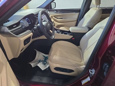 2025 Jeep Grand Cherokee Limited 3.6 Liter V6 4WD