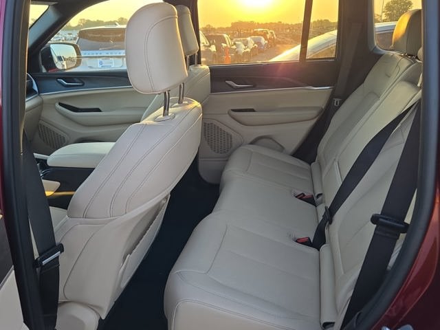 2025 Jeep Grand Cherokee Limited 3.6 Liter V6 4WD