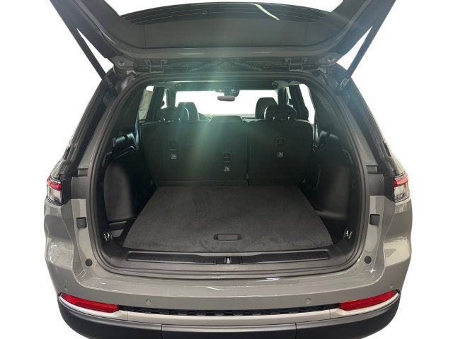2027 Jeep Grand Cherokee GRAND CHEROKEE LIMITED 4X4