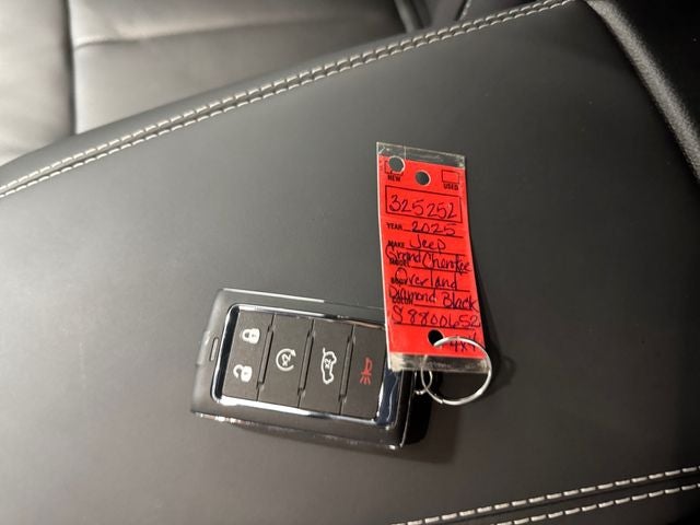 2025 Jeep Grand Cherokee GRAND CHEROKEE OVERLAND 4X4