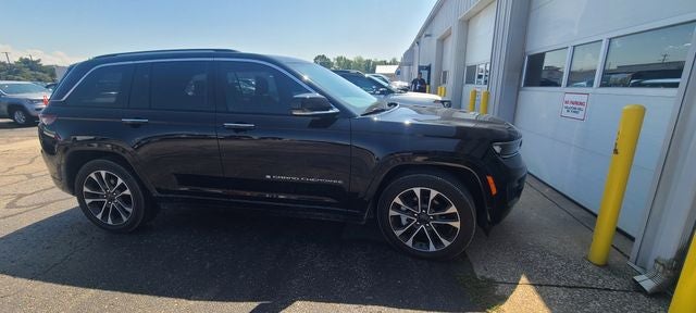 2023 Jeep Grand Cherokee Overland 3.6 Liter V6 4WD