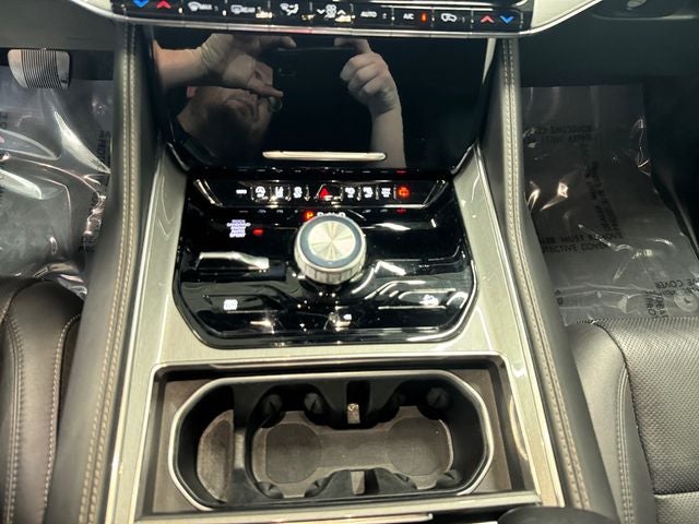 2022 Jeep Wagoneer Series III 5.7 Liter V8 4WD