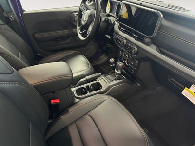 2026 Jeep Gladiator GLADIATOR SAHARA 4X4