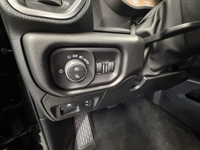 2027 RAM Ram 1500 RAM 1500 BIG HORN CREW CAB 4X4 5'7' BOX