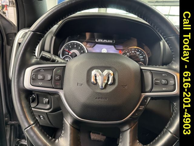 2022 RAM 1500 Big Horn Crew Cab 4x4 5'7' Box