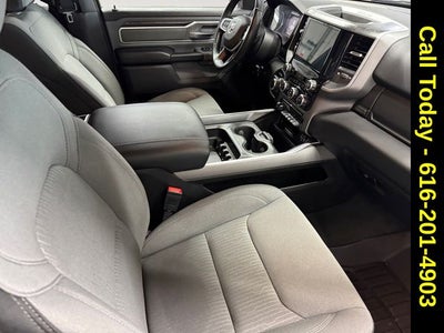 2022 RAM 1500 Big Horn Crew Cab 4x4 5'7' Box