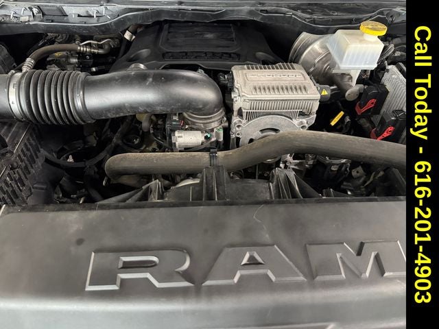 2022 RAM 1500 Big Horn Crew Cab 4x4 5'7' Box