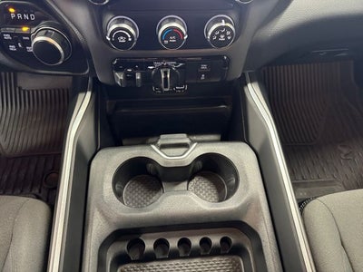 2022 RAM 1500 Big Horn Crew Cab 4x4 5'7' Box